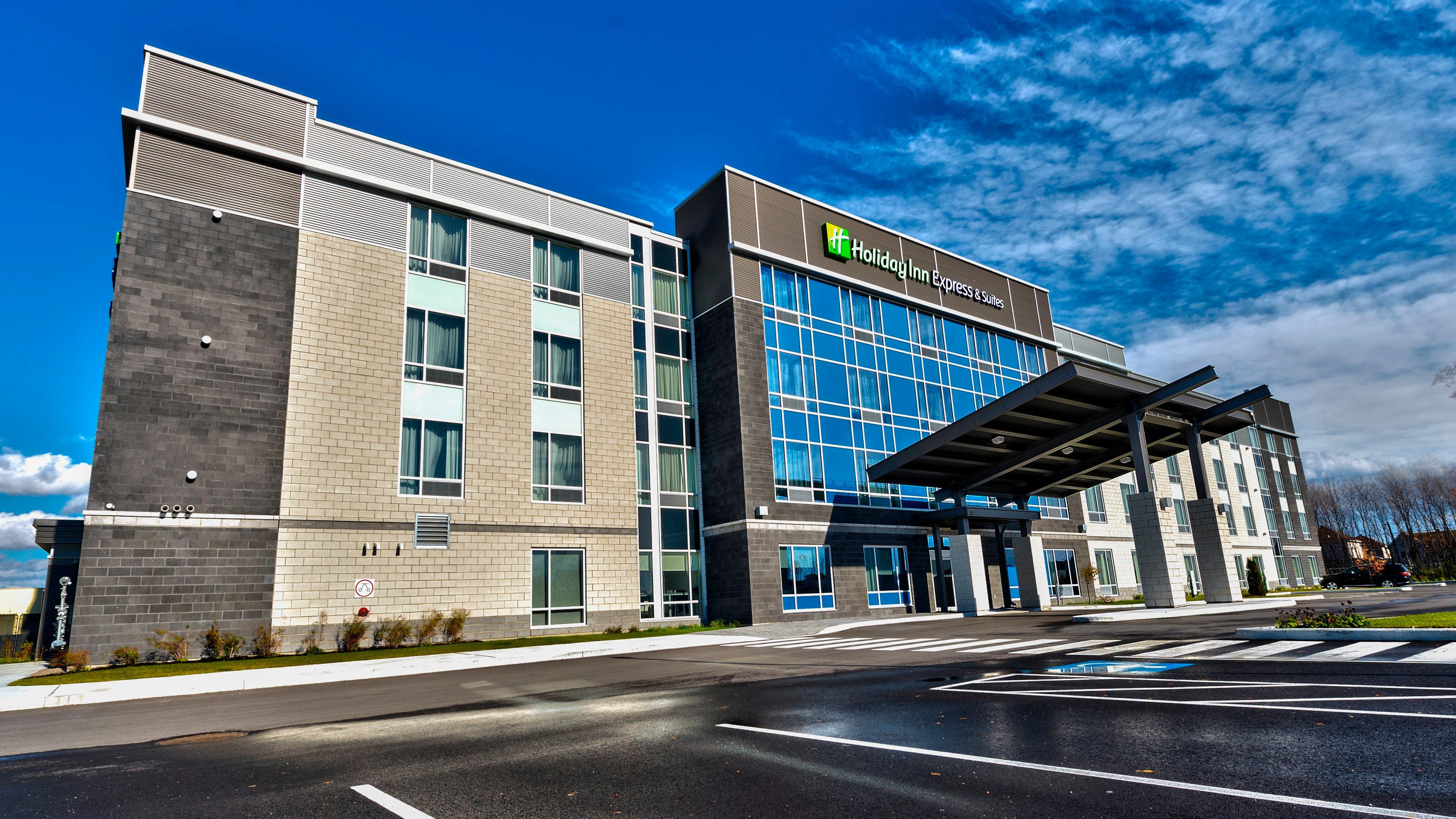 Holiday Inn Express & Suites Vaudreuil-Dorion, An Ihg Hotel Exterior photo