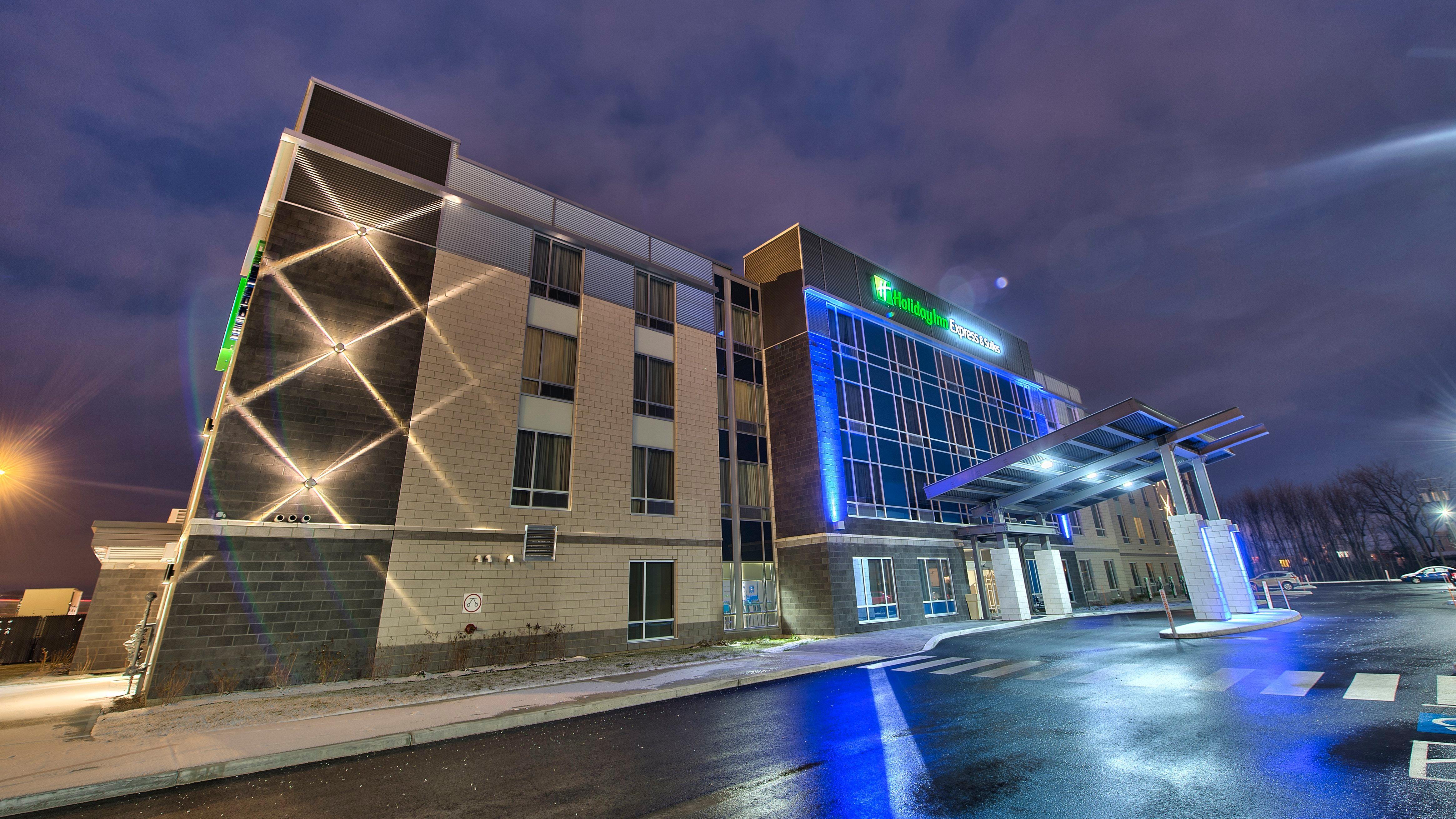 Holiday Inn Express & Suites Vaudreuil-Dorion, An Ihg Hotel Exterior photo